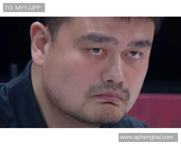 姚明笑脸模仿引发热潮网友纷纷模仿分享搞笑瞬间