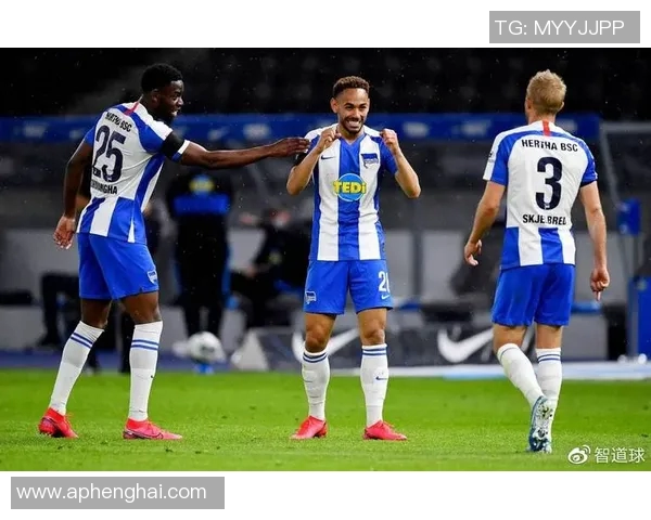 柏林赫塔3-0横扫云达不莱梅，主场取得胜利！